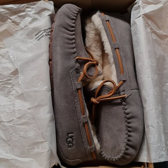 UGG Dakota Women's Slipper - Picture 5 of 7